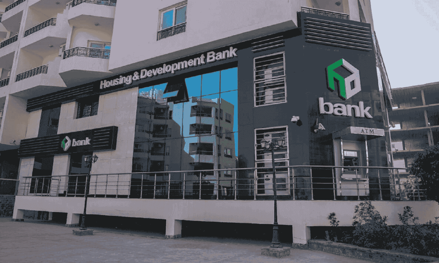 بنك التعمير والإسكان يقرر توزيع أسهم مجانية
